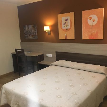 Pension Begona Arzua Bagian luar foto