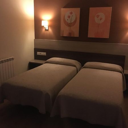 Pension Begona Arzua Bagian luar foto