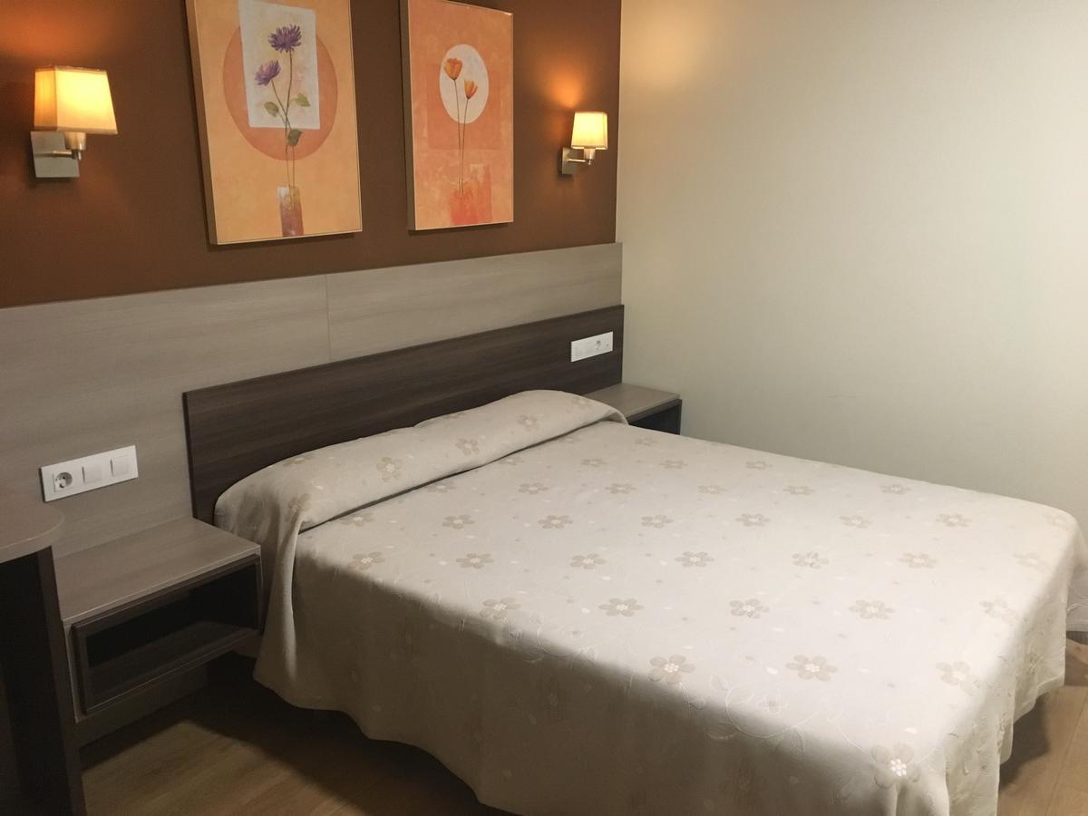 Pension Begona Arzua Bagian luar foto
