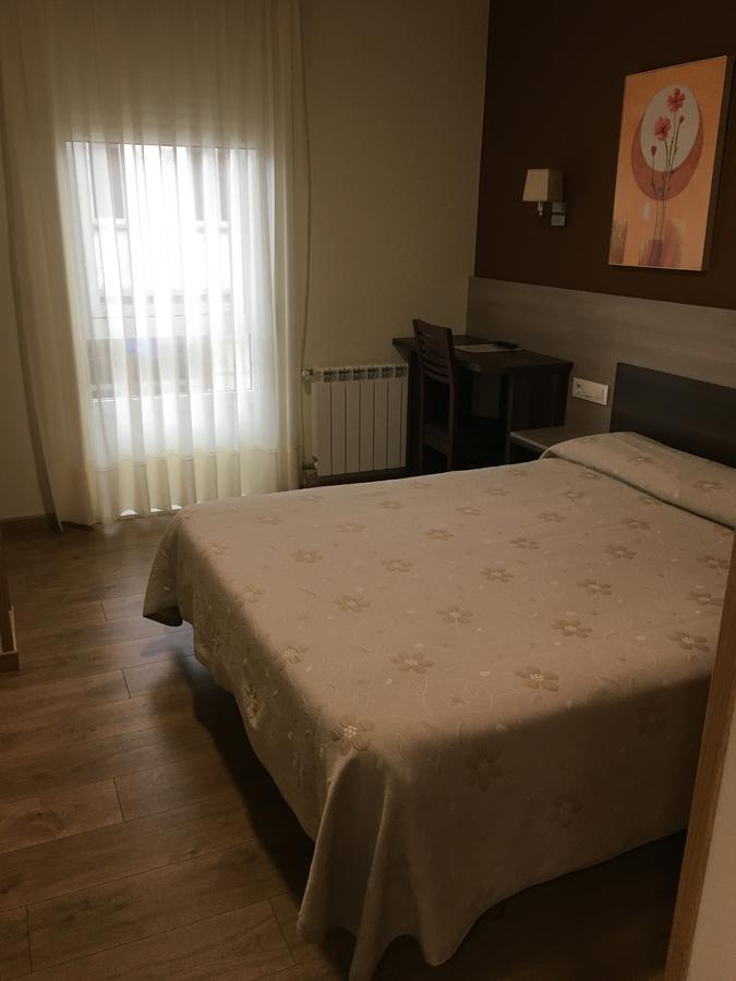 Pension Begona Arzua Bagian luar foto